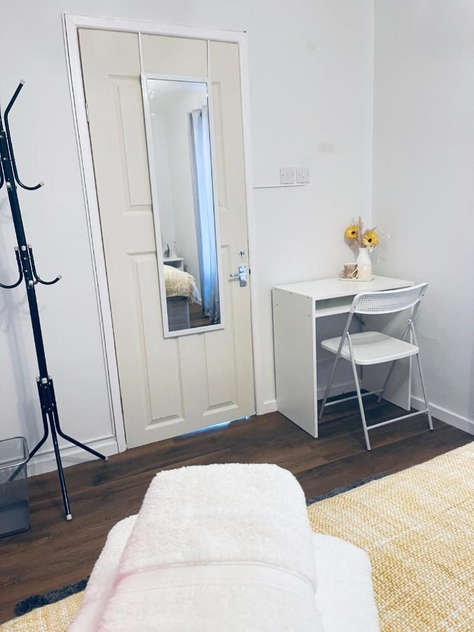 Small Doble, Shared House Filton Zewnętrze zdjęcie