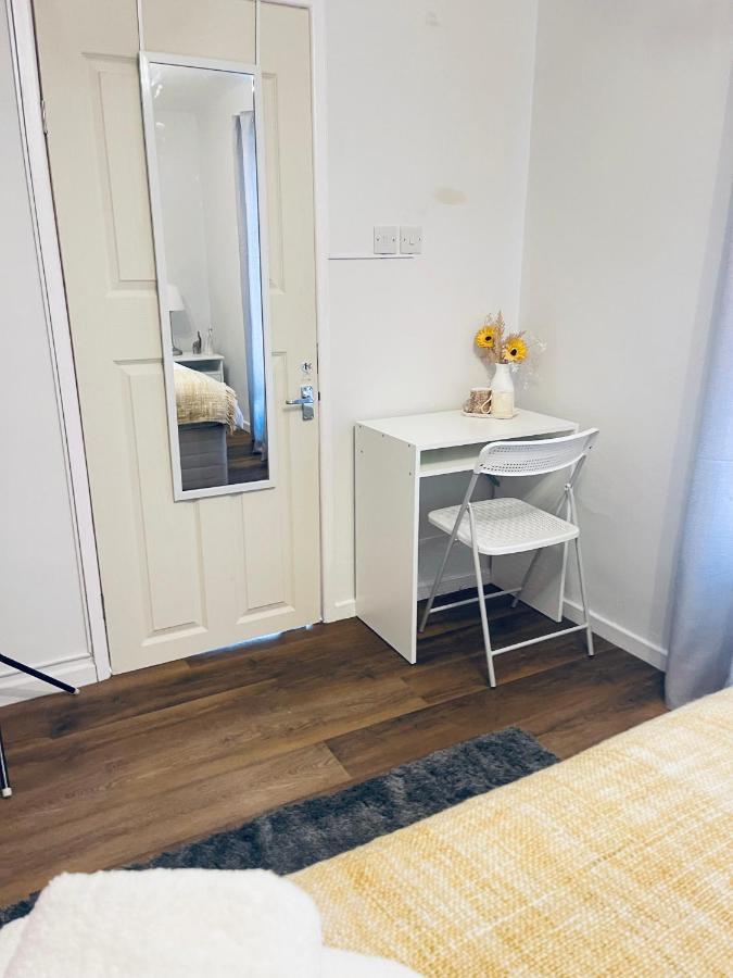 Small Doble, Shared House Filton Zewnętrze zdjęcie